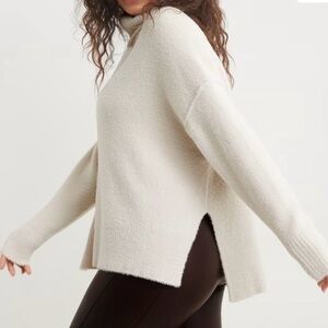 Aerie Offline plush turtleneck sweater fuzzy XS oversized white